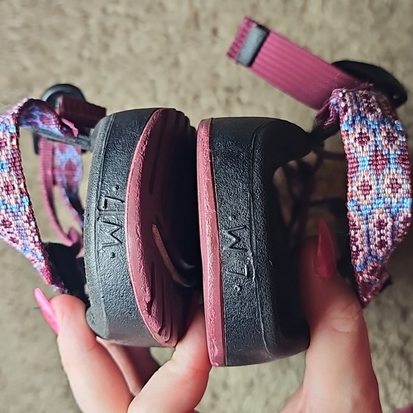 Chaco Women's Sandals in Black and Purple Size 7 Guc E11 - Picture 5 of 7